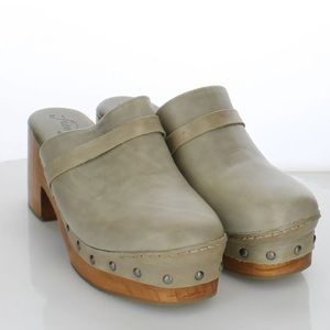 New FREE PEOPLE Calabasas Studded Clogs Leather Wooden